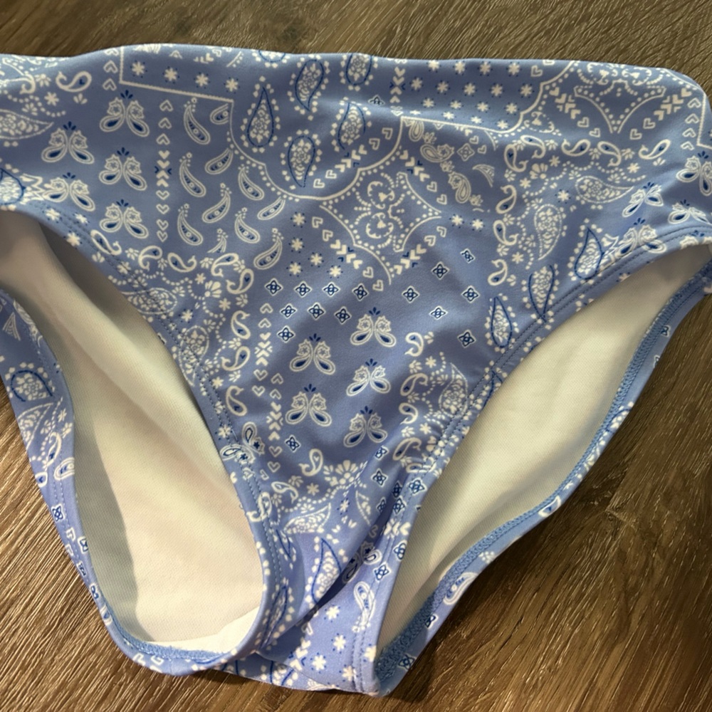 Youth bikini art class size 10/12